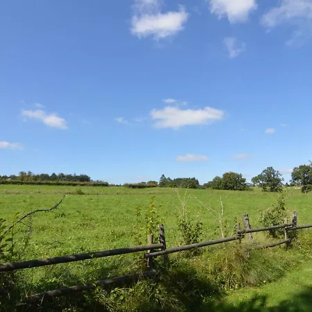 فيلة Scenic Near View *